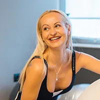 Семейните ни снимки от фермата станаха уникални! Габи ни помогна да се облечем подходящо, подготви и декор, а около нас обикаляха агнета, магарета и патици. Нищо общо със снимки в студио. Препоръчвам!